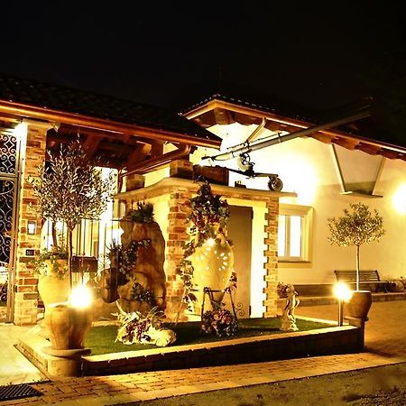 Wellness Suite Na' Canuna' Roddi Екстериор снимка