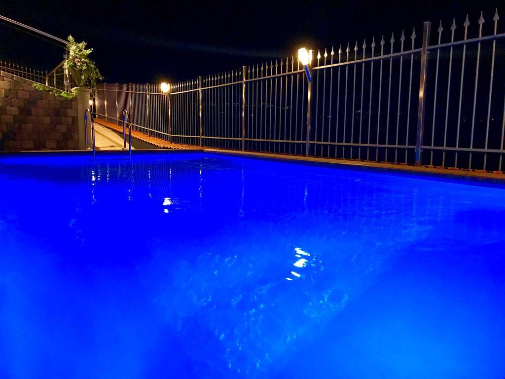 Wellness Suite Na' Canuna' Roddi Екстериор снимка